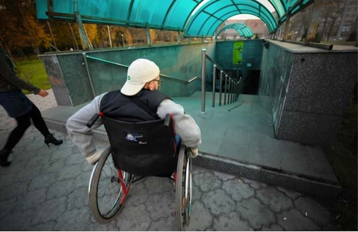 підземні та надземні переходи для інвалідів